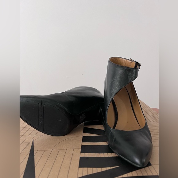 Nine West heels - Picture 2 of 4